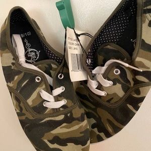 BRAND NEW Brand New Camouflage Sneakers Size